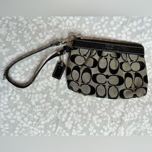 COACH Pleated Signature Wristlet - Black White Khaki Jacquard Leather F43434